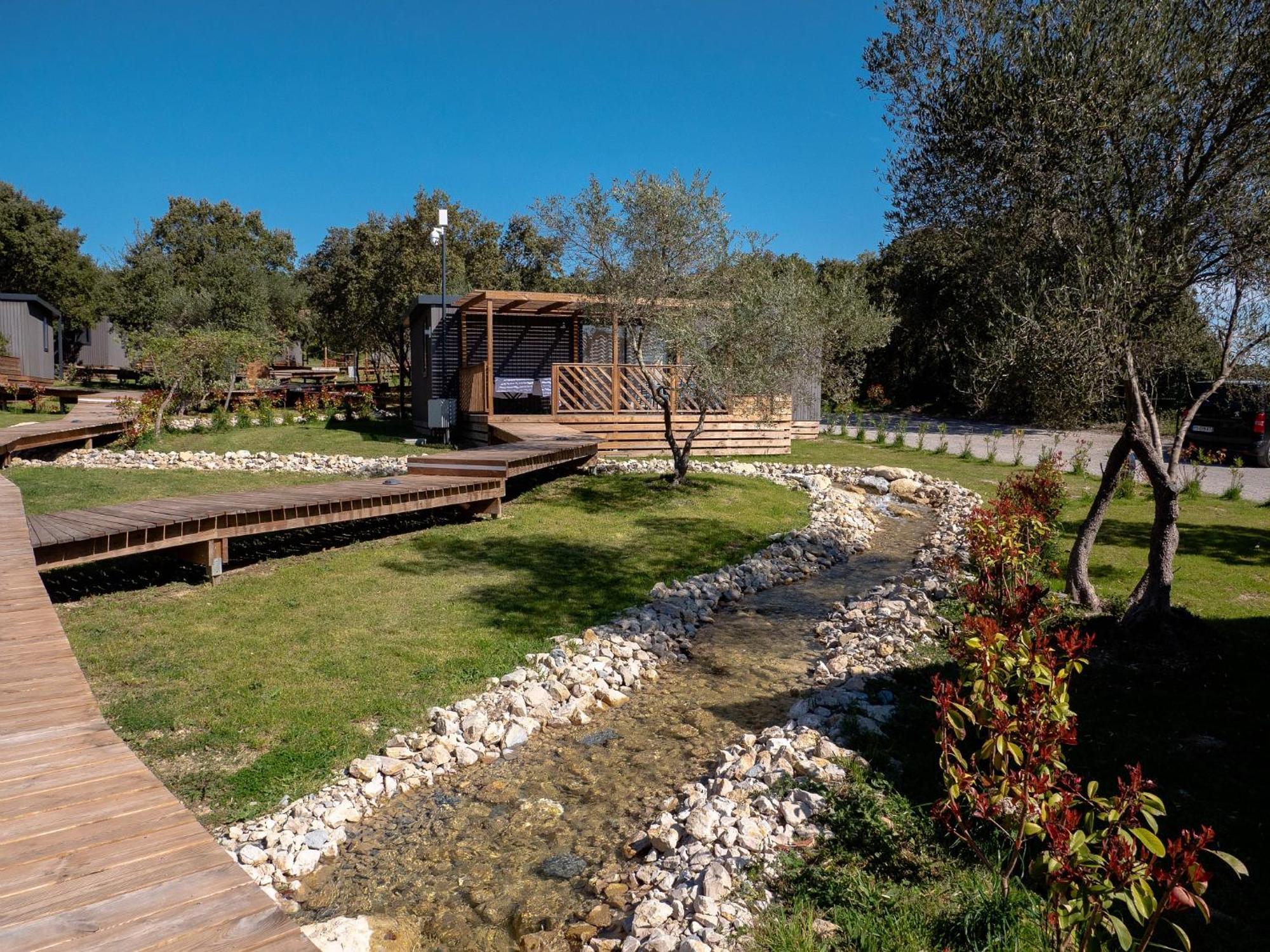 Camping Les Pres Du Roi Sommières Exterior foto
