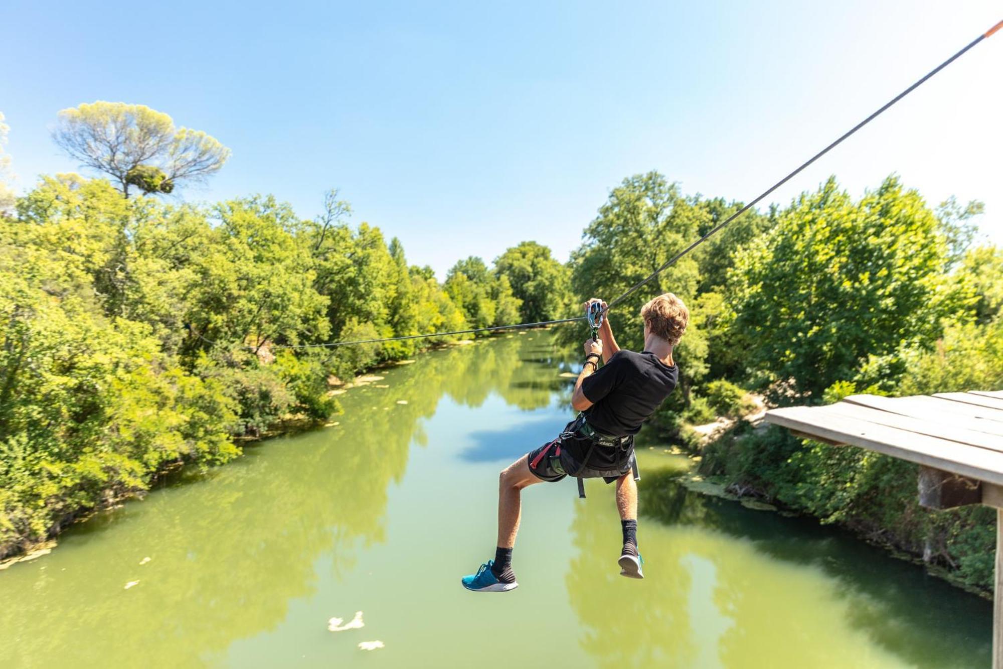 Camping Les Pres Du Roi Sommières Exterior foto