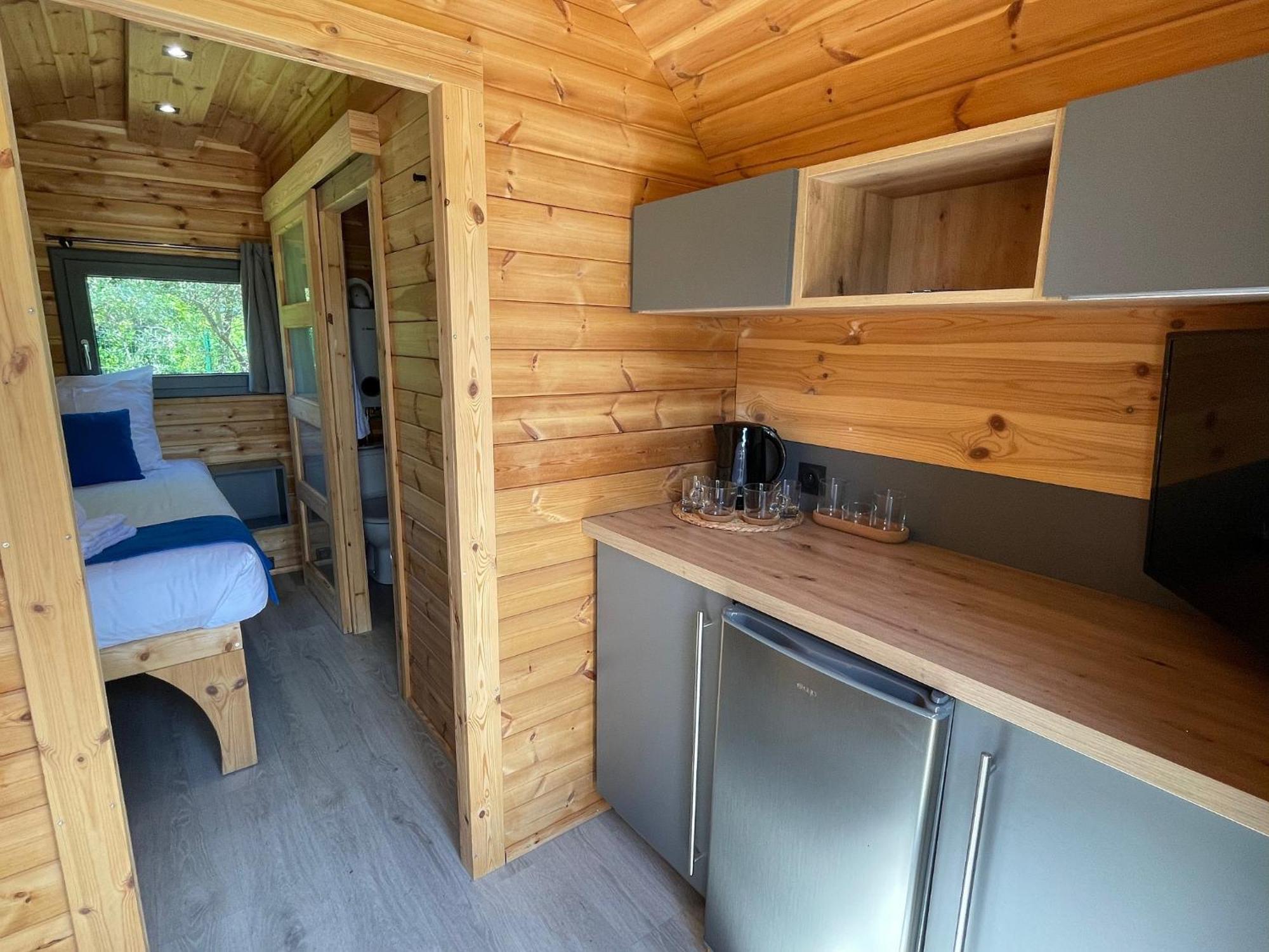 Camping Les Pres Du Roi Sommières Exterior foto